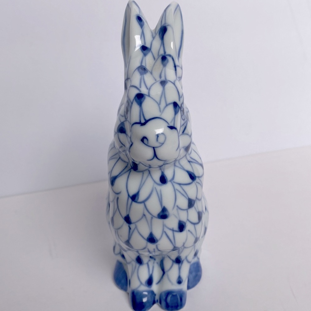 Bunny rabbit porcelain figurine - Picture 6 of 6